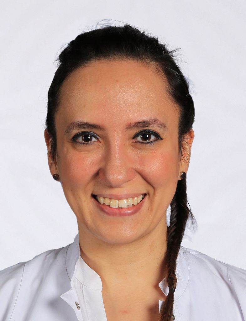Doç. Dr. Özge METİN AKCAN